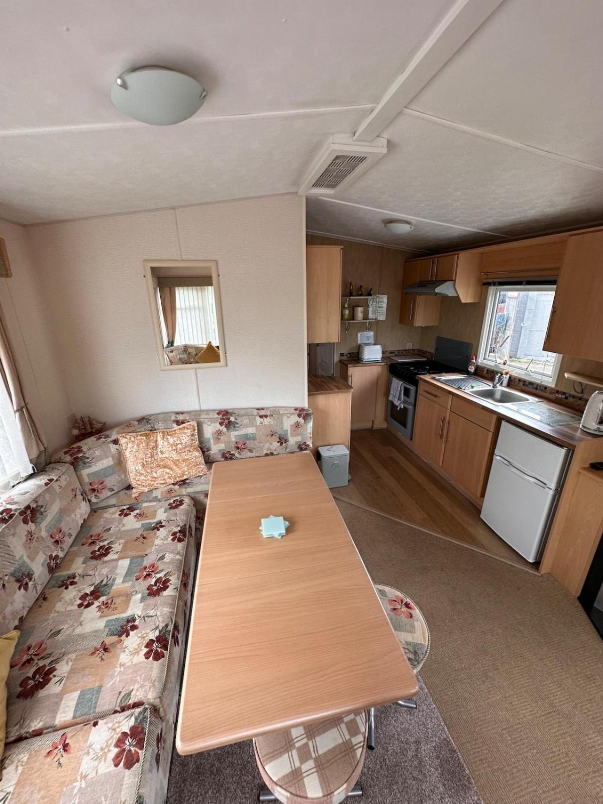 4-Bedroom Cosalt Caravan In Uddingston, Glasgow Exterior foto